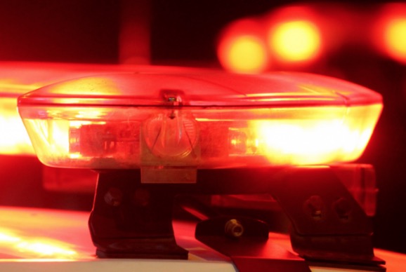 Mulher denuncia marido ao vê-lo fazendo sexo com própria mãe