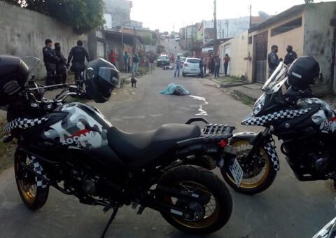 Homem é executado a tiros após sair de academia em Manaus 