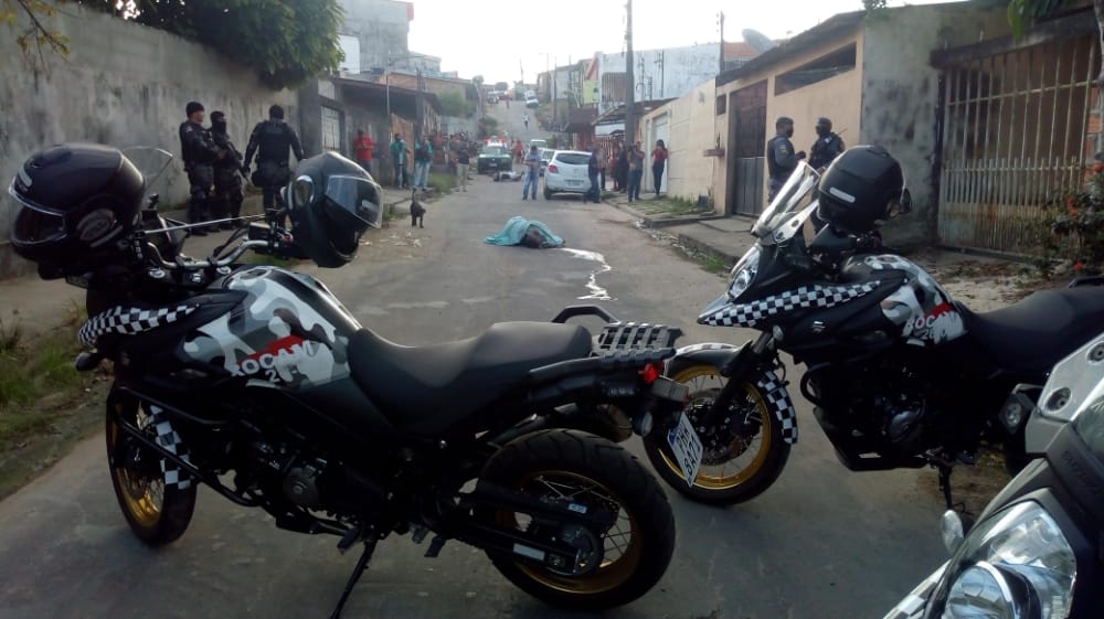 Homem é executado a tiros após sair de academia em Manaus 