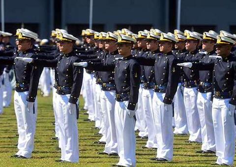Marinha abre inscrições para concurso público com salários de R$ 5 mil