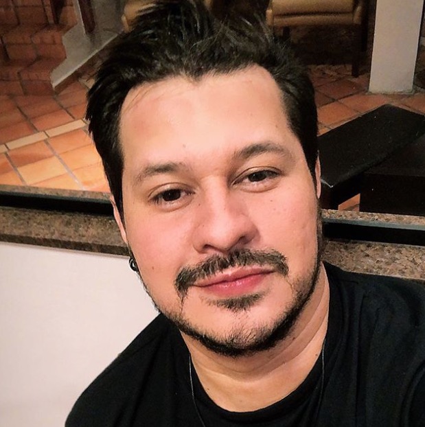 Para não perder a visão vocalista da Rahvox, Rafael precisa de cirurgia