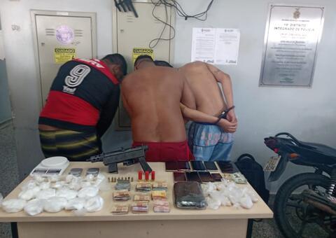 Suspeitos de praticar homicídios na Compensa são presos com metralhadora