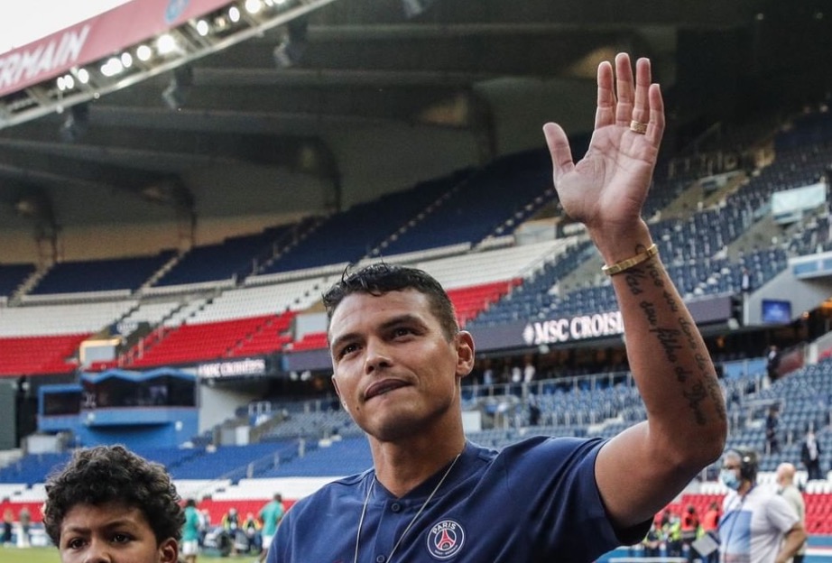 Thiago Silva se despede do PSG após oito anos defendendo o clube