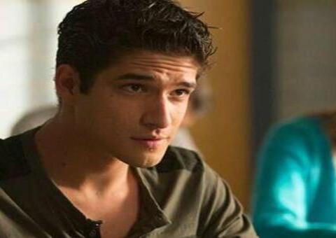 Astro de Teen Wolf, Tyler Posey publica foto peladão; ‘fritando linguiça’