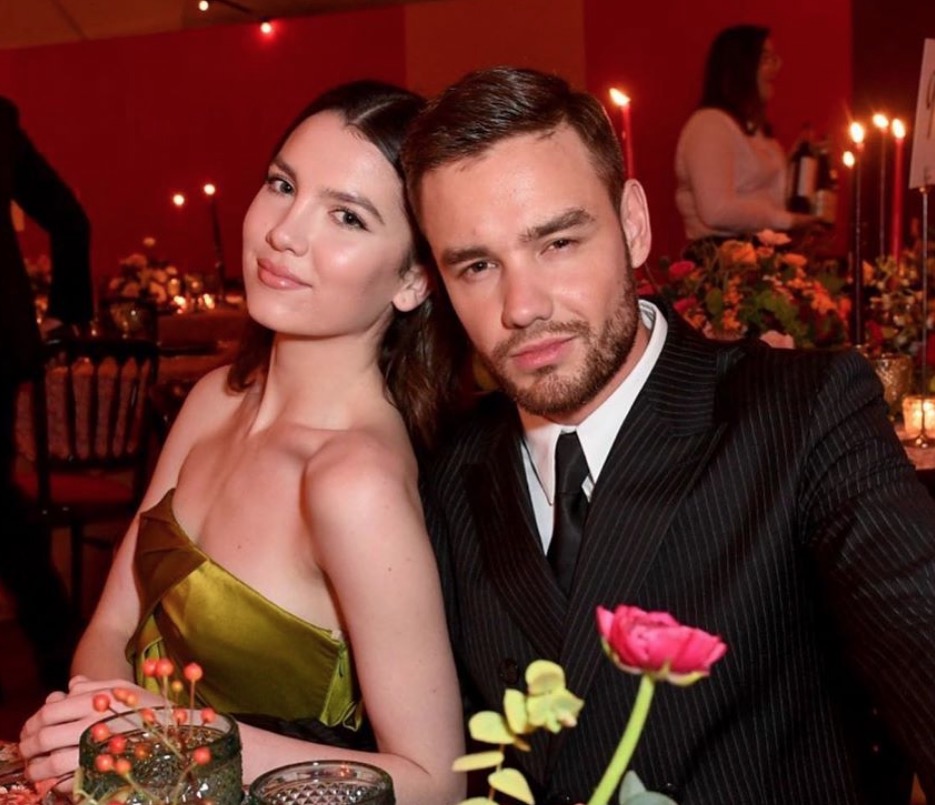 Liam Payne pede namorada em casamento com anel de R$ 22 milhões
