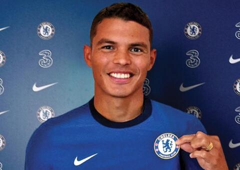 Chelsea anuncia contratação do zagueiro Thiago Silva