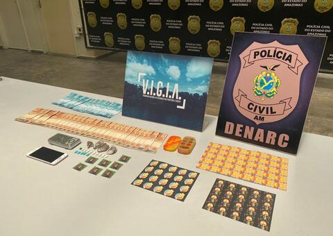 Dupla é presa com droga avaliada em R$ 100 mil e dinheiro falso em Manaus 