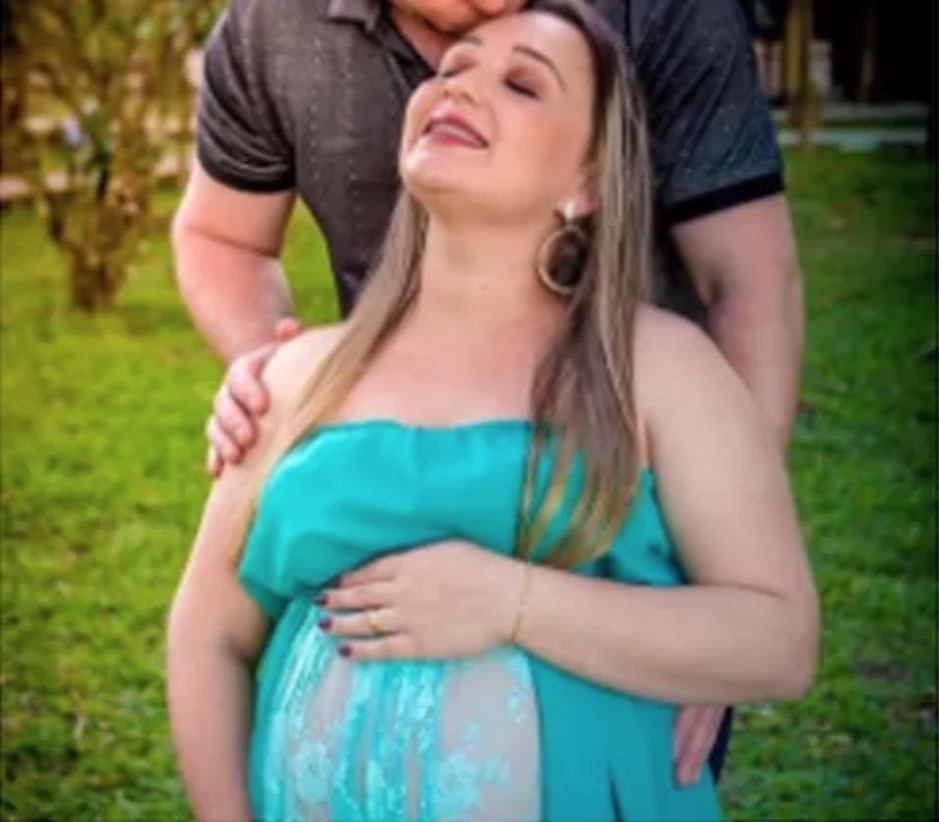 Mulher é presa após cortar barriga de amiga grávida e roubar bebê