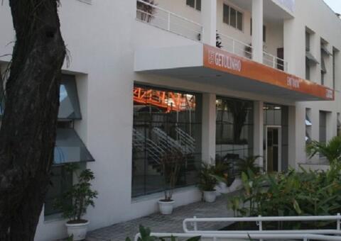 Bebê queimada em banho por enfermeira morre em hospital