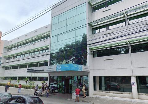 Servidores protestam contra fechamento da Policlínica Gilberto Mestrinho