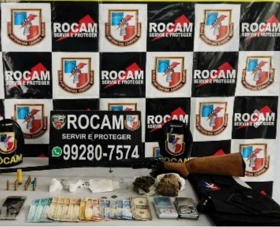 Homem armado é preso com drogas em beco de Manaus