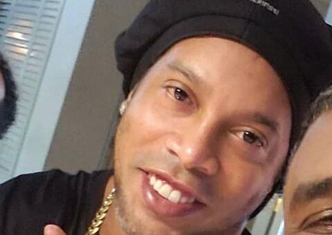 Ronaldinho Gaúcho perde meio milhão com prisão no Paraguai