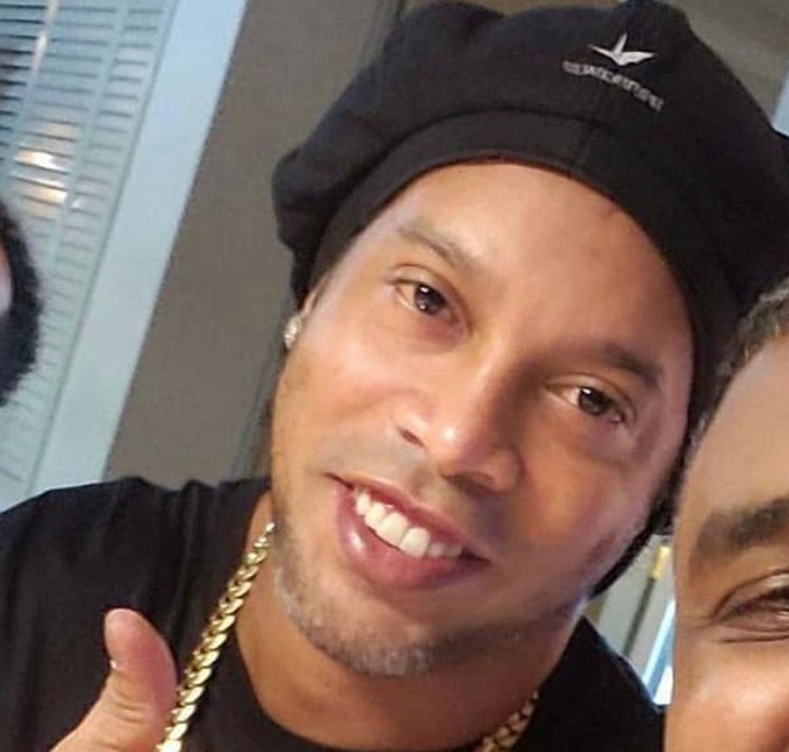 Ronaldinho Gaúcho perde meio milhão com prisão no Paraguai