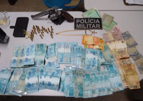 Homem é preso com armas e dinheiro no Amazonas 