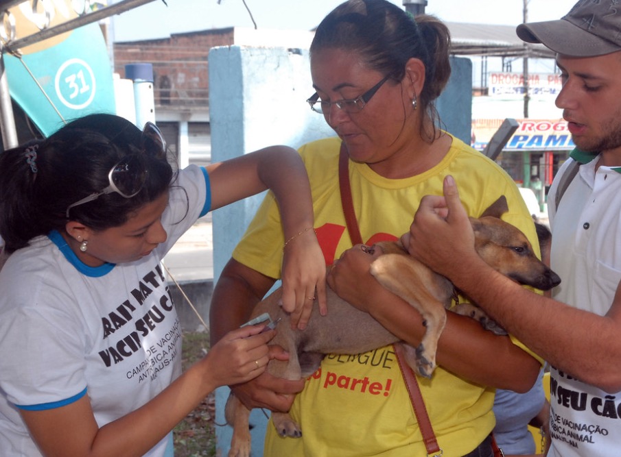 Prefeitura vai contratar 210 vacinadores temporários em Manaus