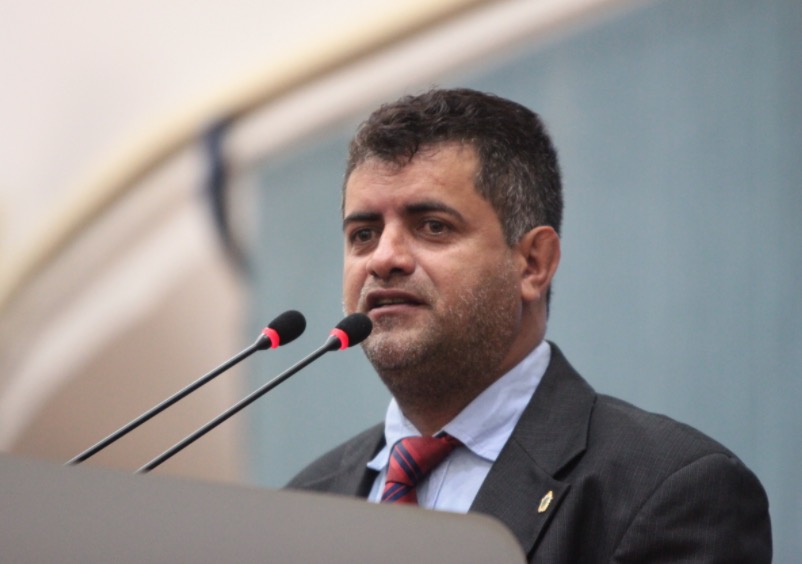 Vereador de Manaus faz showmício virtual proibido em ano eleitoral 