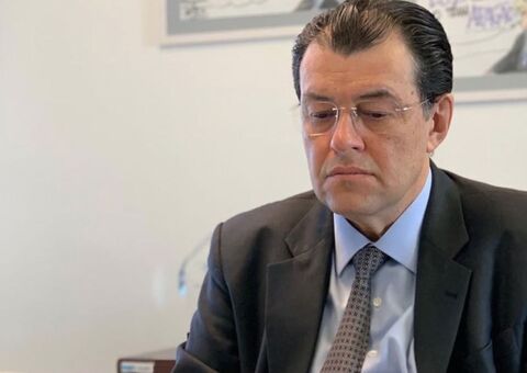 Eduardo Braga diz ser contrário a modelo de privatização da Eletrobras 