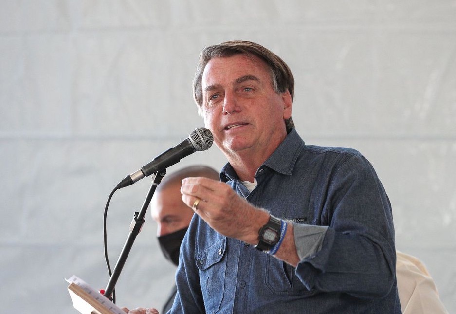 Bolsonaro: auxílio é “pouco para quem recebe e muito para quem paga”