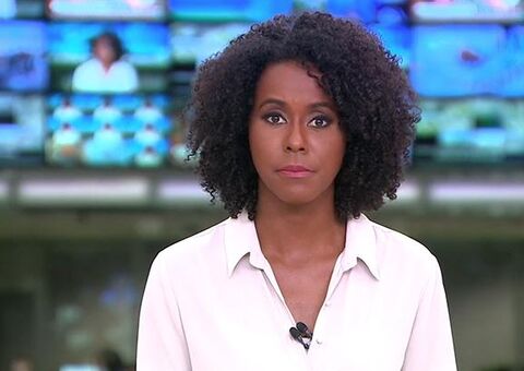 Maju Coutinho presta homenagem com gesto do Pantera Negra e comove web 