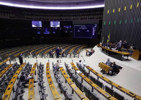 Deputados gastam mais R$ 1,5 mi com combustível durante quarentena