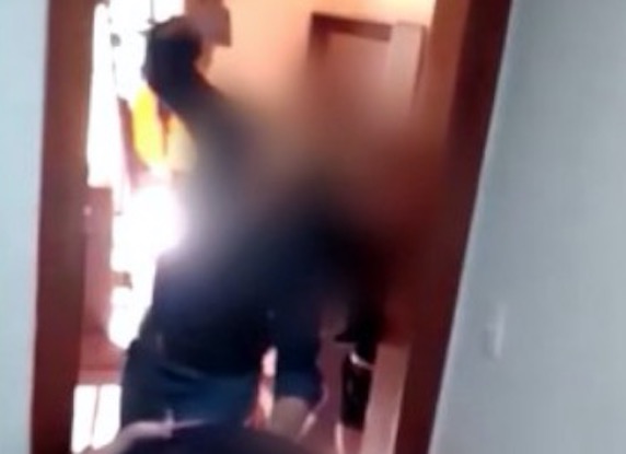 Professor é detido suspeito de agredir vizinho por causa de choro de bebê