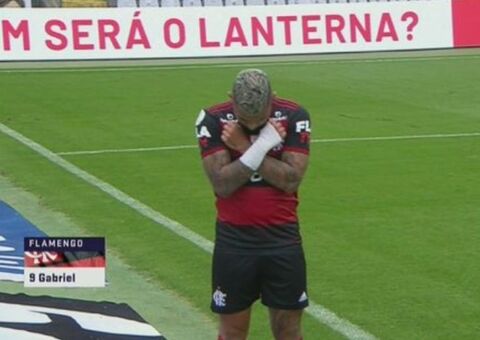 Gabigol leva cartão amarelo após comemorar gol com ‘Wakanda Forever’