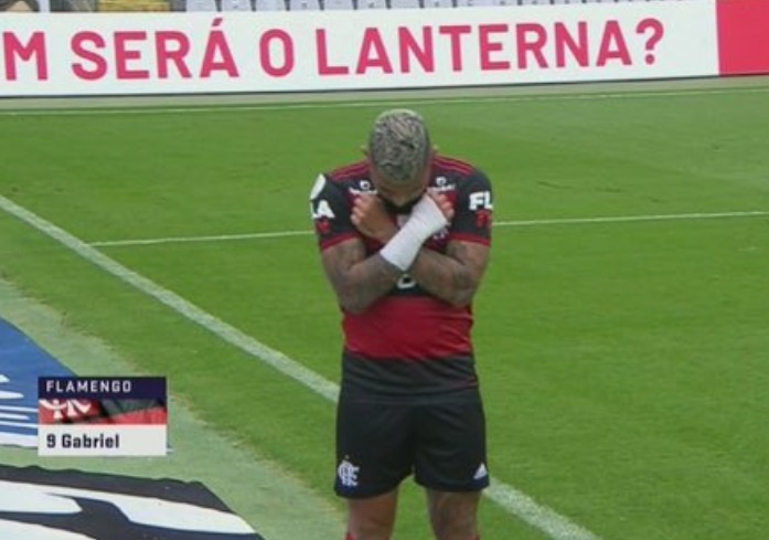Gabigol leva cartão amarelo após comemorar gol com ‘Wakanda Forever’