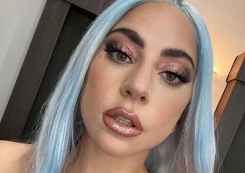 Lady Gaga surge com máscaras diferentonas no VMA 2020