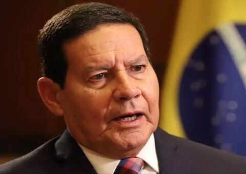 Mourão diz ser contra permissão para militar receber acima do teto