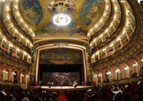 Teatro Amazonas volta a receber público em eventos gratuitos em setembro