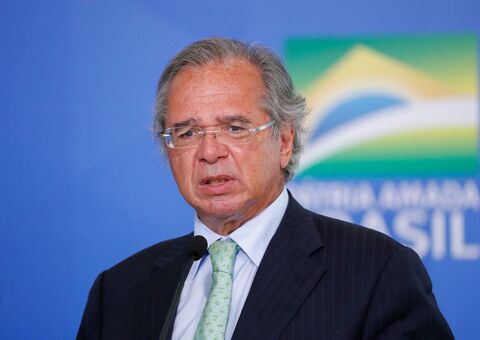 Guedes informa a aliados que auxílio emergencial será de 4 parcelas de R$ 300