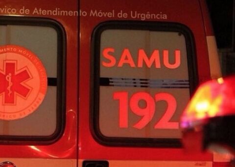 Homem tenta matar dono de bar a terçadadas em Manaus