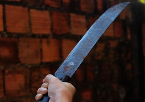 Com terçado, idoso é preso após ameaçar de morte familiares em Manaus