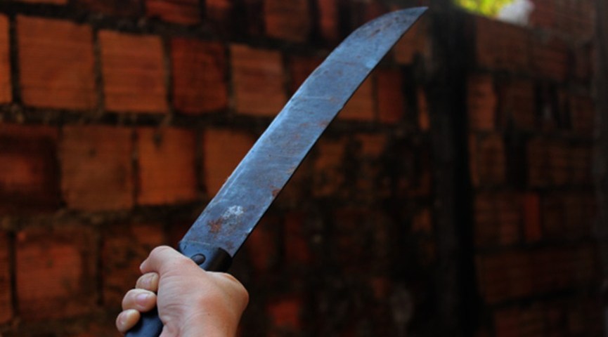 Com terçado, idoso é preso após ameaçar de morte familiares em Manaus