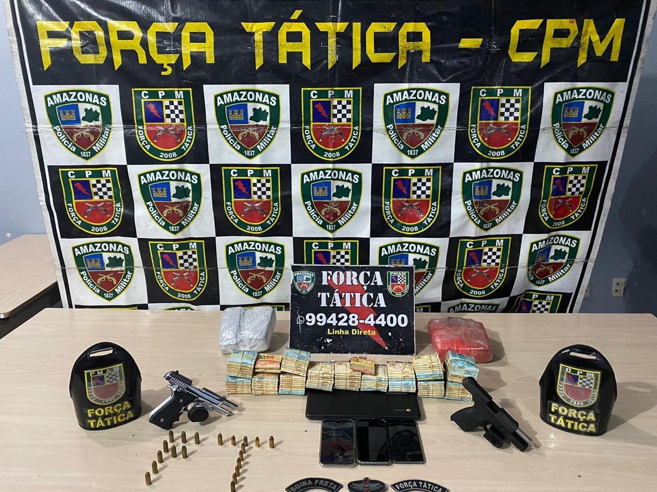 Homem é preso com armas, drogas e mais de R$ 130 mil em Manaus