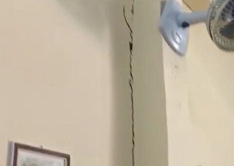 Moradores se desesperam no terceiro dia consecutivo de terremotos na Bahia 