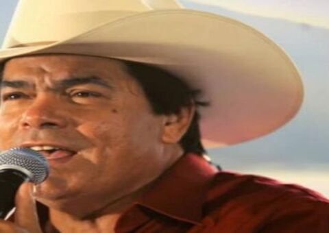 Parrerito, do Trio Parada Dura, é entubado por complicações da Covid-19 