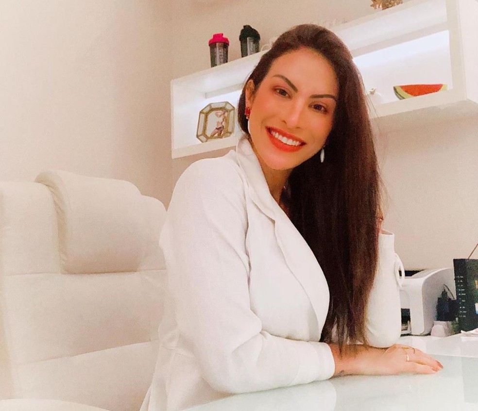 Vídeo: Médica é picada por cobra jararaca durante banho em cachoeira