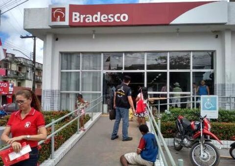 Falta de cédulas em caixa eletrônico do banco castiga município no Amazonas