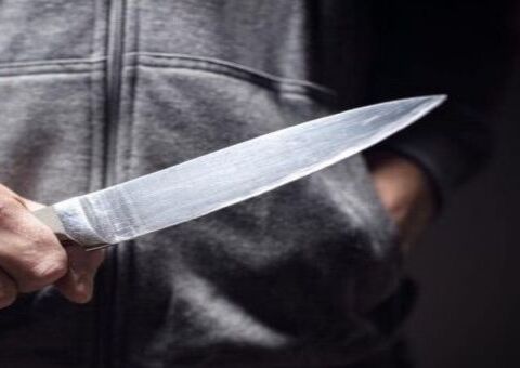 Adolescente mata pai a facada após ele pedir para o jovem estudar 