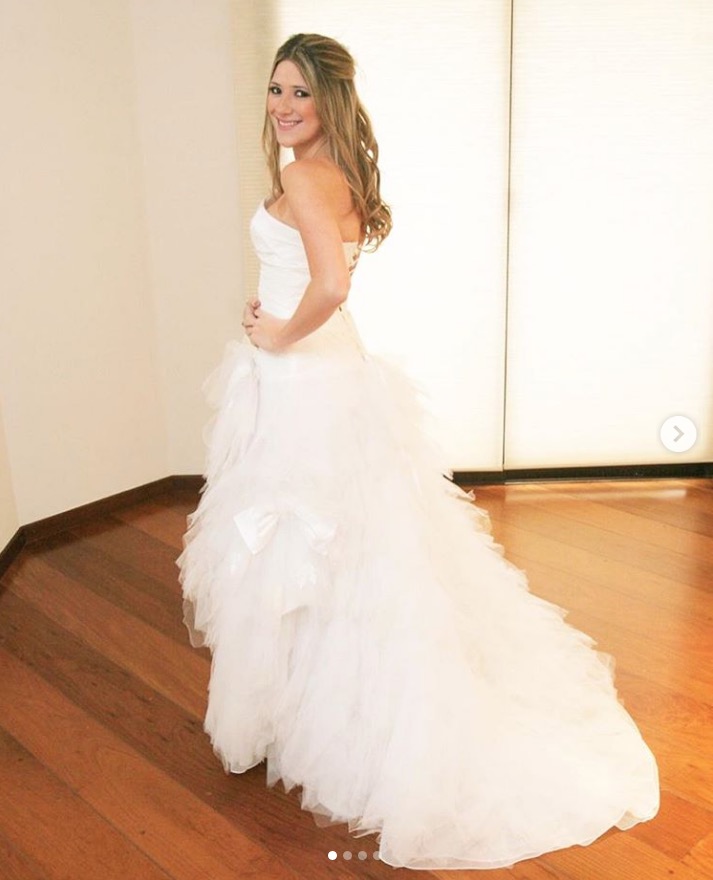 Dani Calabresa doa vestido de casamento com Marcelo Adnet 