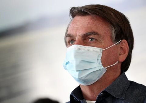 Ninguém pode obrigar ninguém a tomar vacina, diz Bolsonaro