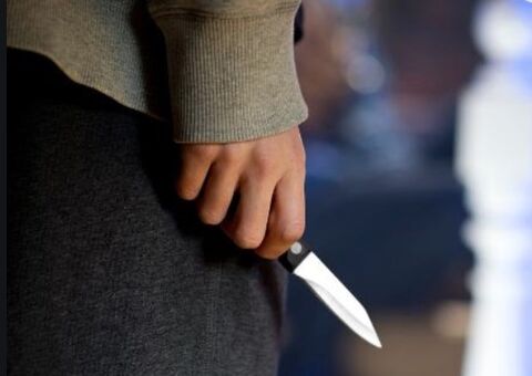 Jovem é atacado a facadas durante confusão em Manaus 