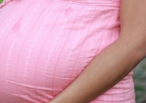 Menina de 11 anos fica grávida após ser estuprada pelo padrasto