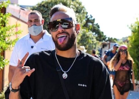 Neymar é diagnosticado com coronavírus, diz jornal 
