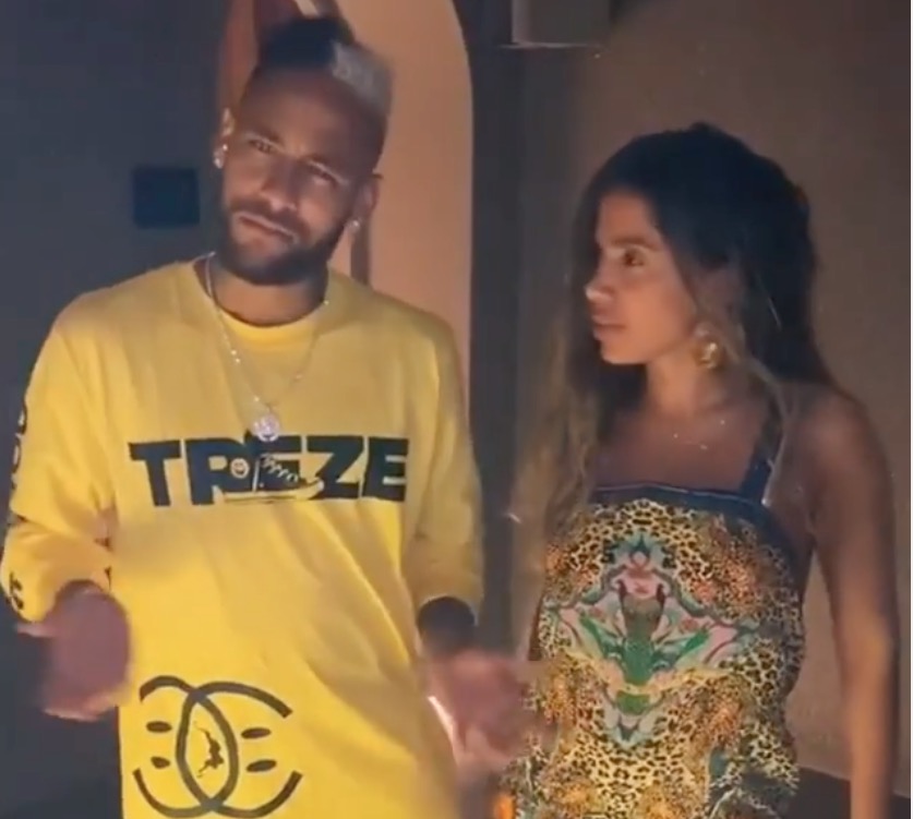 Anitta faz teste para Covid-19 após encontro com Neymar em Ibiza