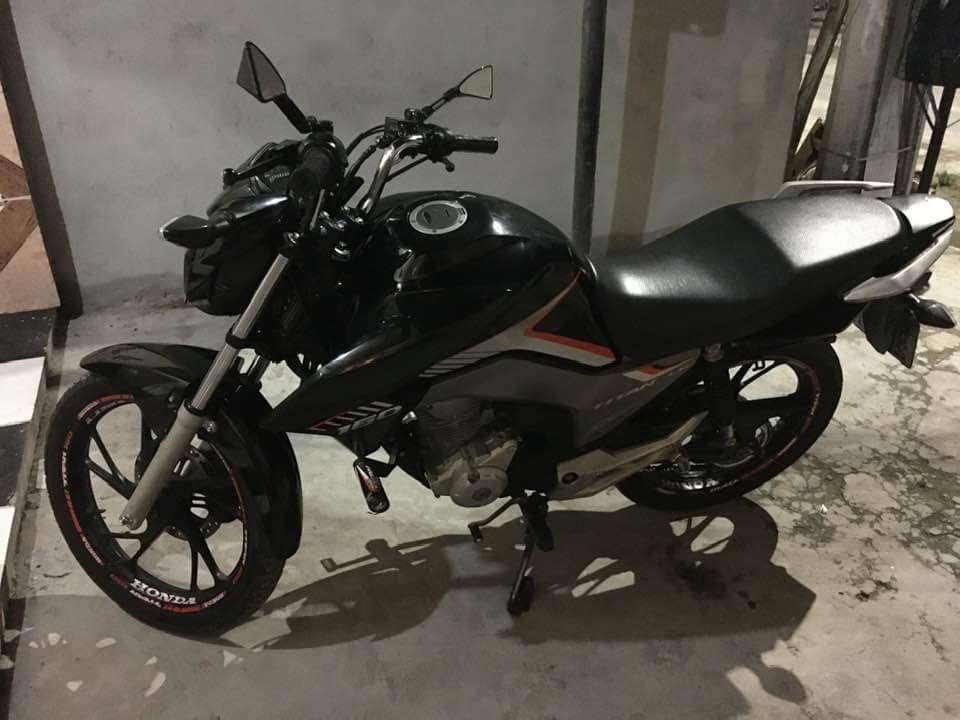 Bandidos armados assaltam trabalhadores que esperavam rota em Manaus