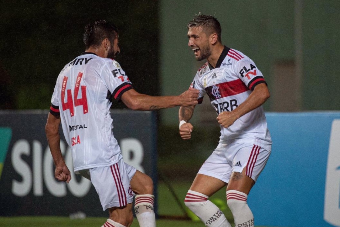 Flamengo derrota Bahia por 5 a 3 em Salvador