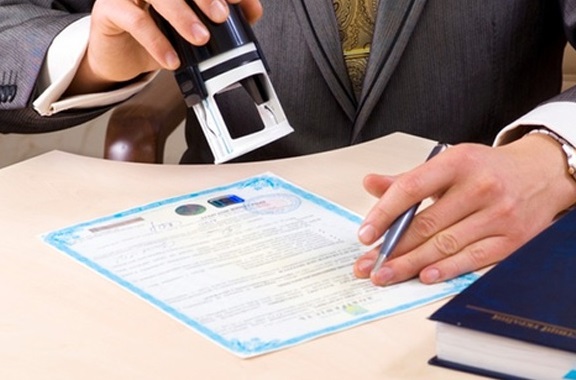 Governo sanciona lei que reduz taxas cartoriais de imóveis no Amazonas