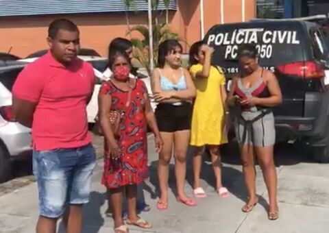 AO VIVO: Familiares de mulher morta a facadas pelo marido pede justiça